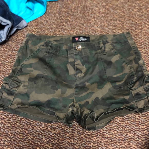 Vineyard Vines Pants - Camo Shorts